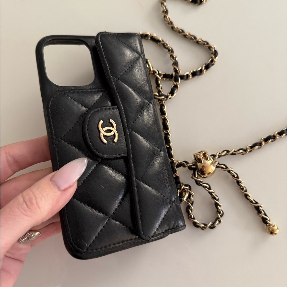 CHANEL 100% Authentic iPhone 12 Pro & 13 Pro Case w Chain & Credit Cards Pocket - Picture 13 of 14